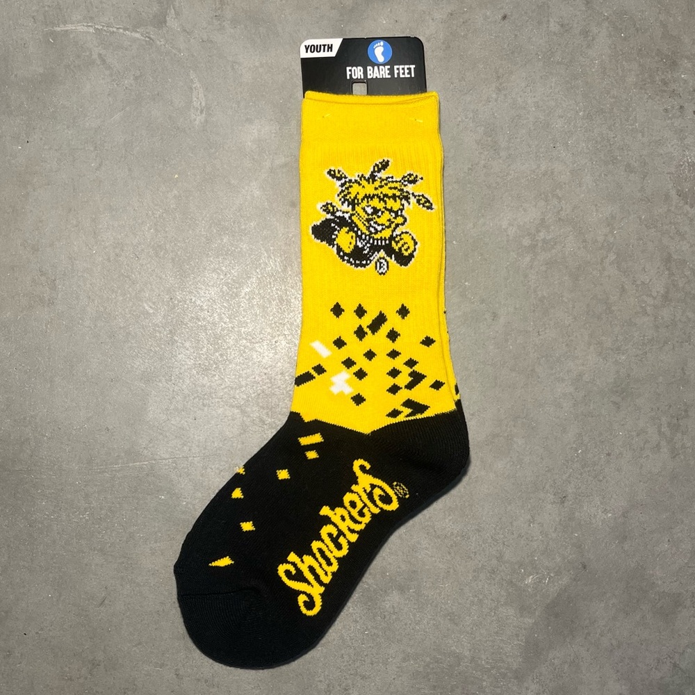 For Bare Feet Wichita State University Shockers Crew Socks Youth Size 13, 1-3‎